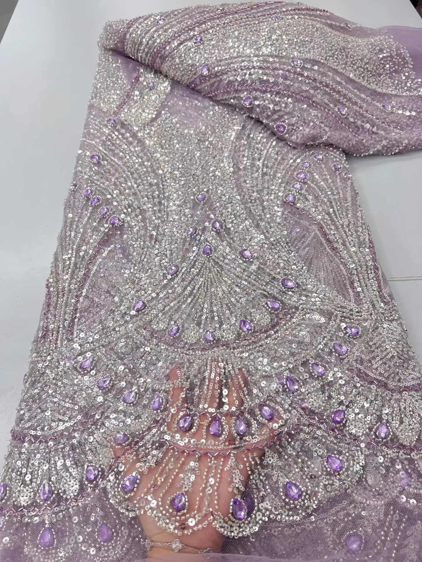 5 Yards Luxury Beaded African Sequins Lace Fabric High Quality French Stones Nigerian Embroidery for Wedding Party Material
5 Yards Luxury Beaded African Sequins Lace Fabric High Quality French Stones Nigerian Embroidery for Wedding Party Material