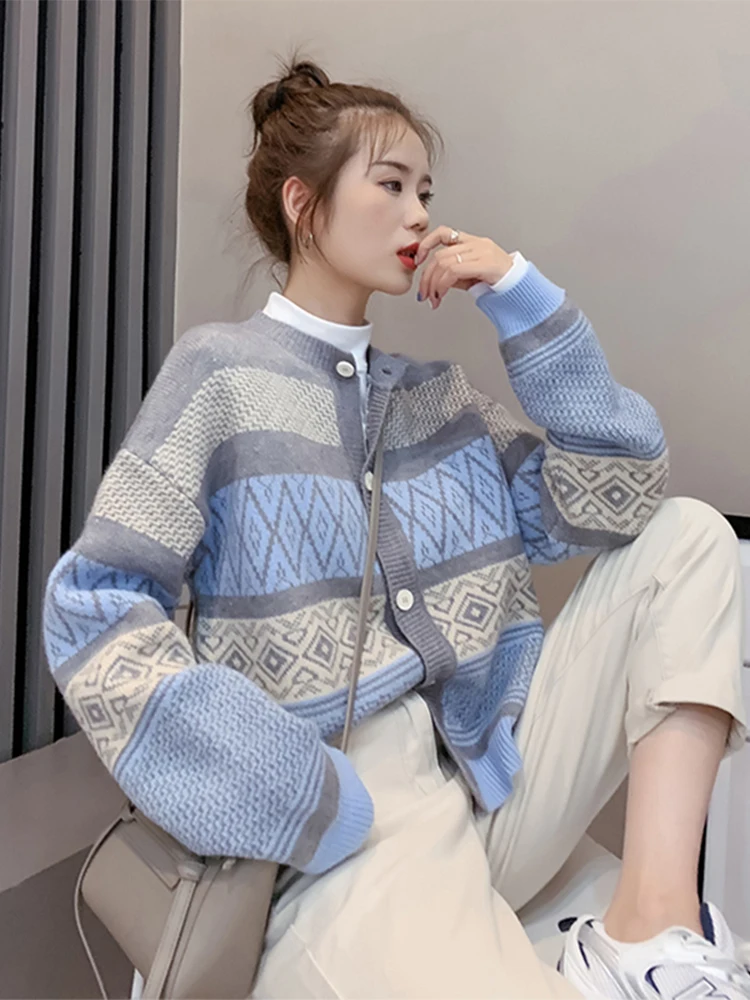 Blue Knitted Open Cardigan Women's Spring Autumn Outerwear Lazy Retro Top Inner Wear Winter Outerwear Long Sleeve Button Design
Blue Knitted Open Cardigan Women's Spring Autumn Outerwear Lazy Retro Top Inner Wear Winter Outerwear Long Sleeve Button Design