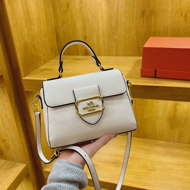 Vintage Leather Crossbody Bag for Women 2025 Fashion Large Shoulder Purse with Flap Top Handle Casual Elegant Handbag
Vintage Leather Crossbody Bag for Women 2025 Fashion Large Shoulder Purse with Flap Top Handle Casual Elegant Handbag