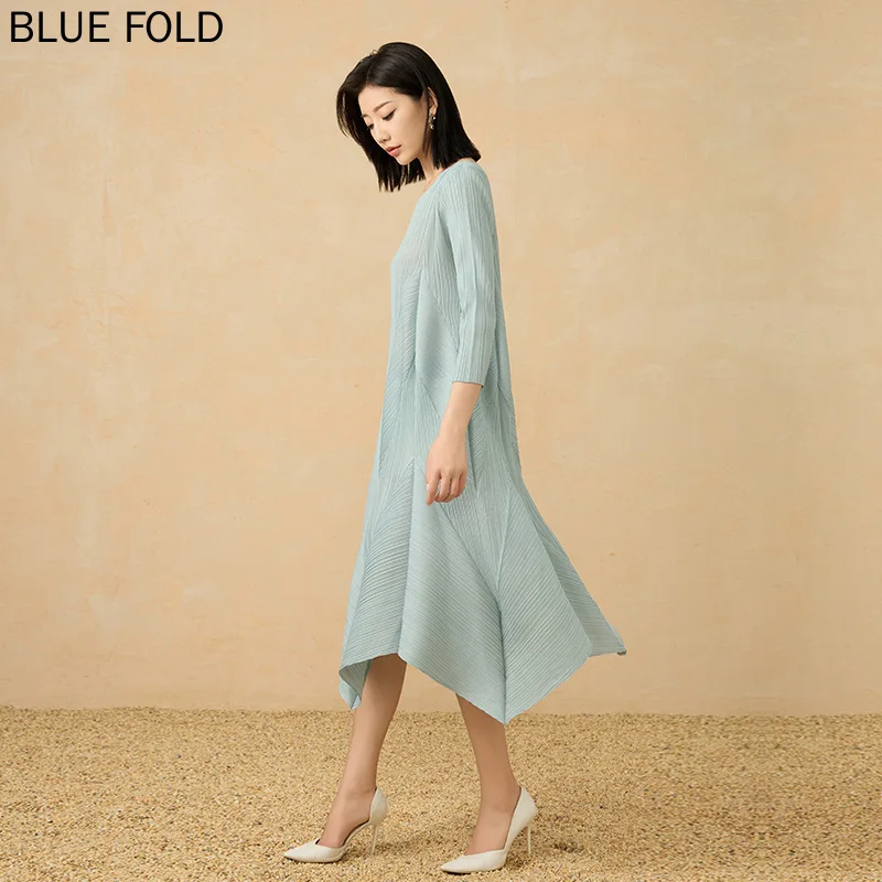 Miyake Pleated Dress Autumn New Round Neck Loose Fashionable Elegant Bud Dress Three-quarter Sleeve Irregular Long Dress PLEATS
Miyake Pleated Dress Autumn New Round Neck Loose Fashionable Elegant Bud Dress Three-quarter Sleeve Irregular Long Dress PLEATS