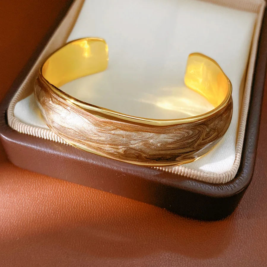 High Quality Enamel Metal Wide Cuff Open Bracelet Bangle for Women Waterproof Texture Personalized Unisex Jewelry Bijoux
High Quality Enamel Metal Wide Cuff Open Bracelet Bangle for Women Waterproof Texture Personalized Unisex Jewelry Bijoux