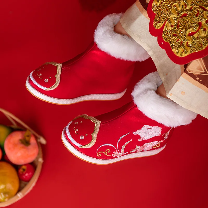 CY108 Winter new style cotton boots Hanfu boots Girl rabbit New Year shoes Winter boots ancient cotton shoes Dragon Year
CY108 Winter new style cotton boots Hanfu boots Girl rabbit New Year shoes Winter boots ancient cotton shoes Dragon Year