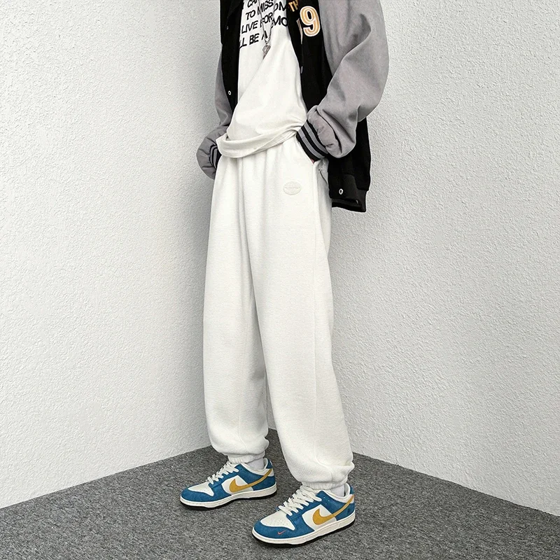 Утепленные прямые брюки с подкладкой, мужские спортивные штаны, спортивная одежда, свободные модные повседневные мужские брюки с широкими штанинами на шнурке, осень-зима
Утепленные прямые брюки с подкладкой, мужские спортивные штаны, спортивная одежда, свободные модные повседневные мужские брюки с широкими штанинами на шнурке, осень-зима