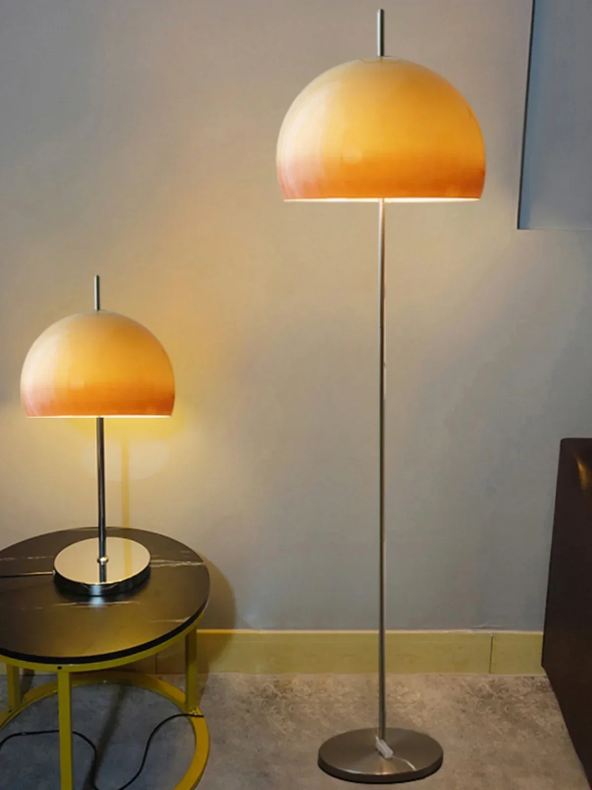 Mushroom floor lamp living room bedside Bauhaus medieval ins bedroom retro cream glass Internet celebrity sofa lamp 
Mushroom floor lamp living room bedside Bauhaus medieval ins bedroom retro cream glass Internet celebrity sofa lamp
