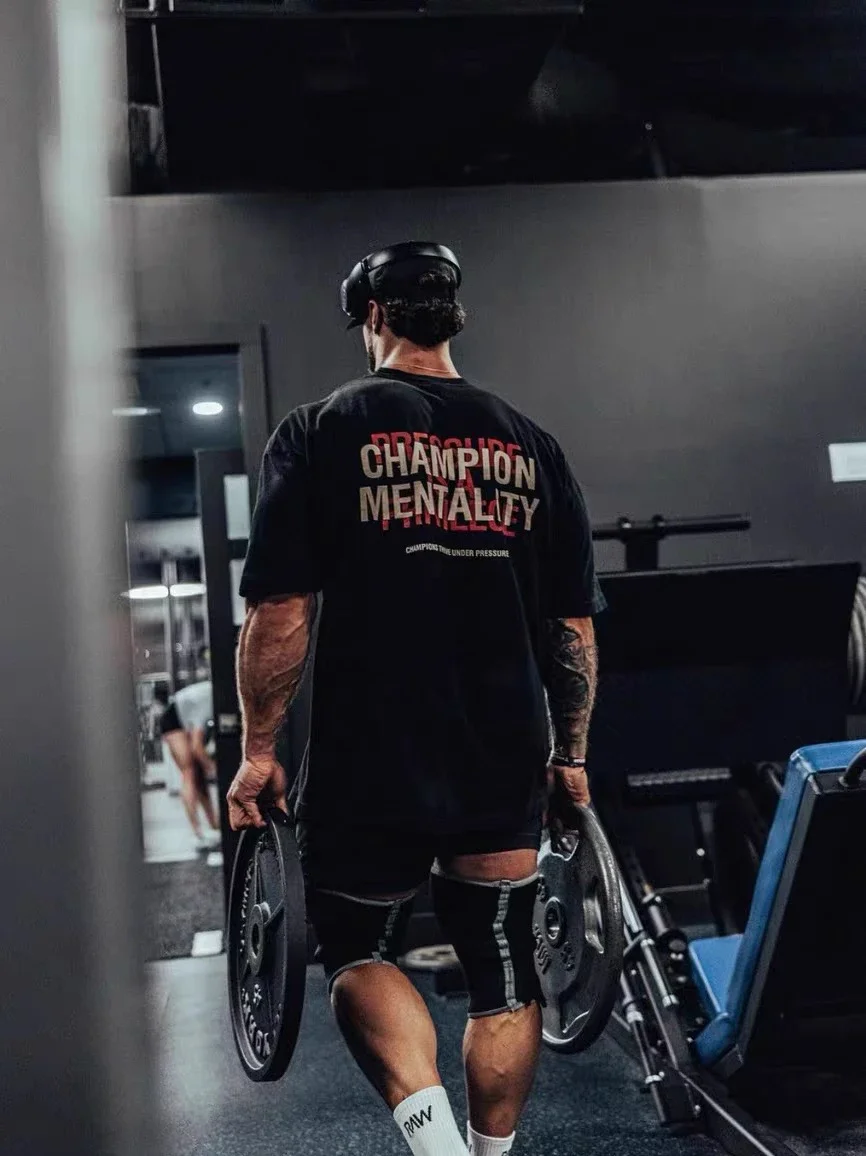Новинка 2025 года, Chrisbumstead, непрозрачная тяжелая летняя свободная футболка для фитнеса с короткими рукавами, модный бренд из чистого хлопка
Новинка 2025 года, Chrisbumstead, непрозрачная тяжелая летняя свободная футболка для фитнеса с короткими рукавами, модный бренд из чистого хлопка