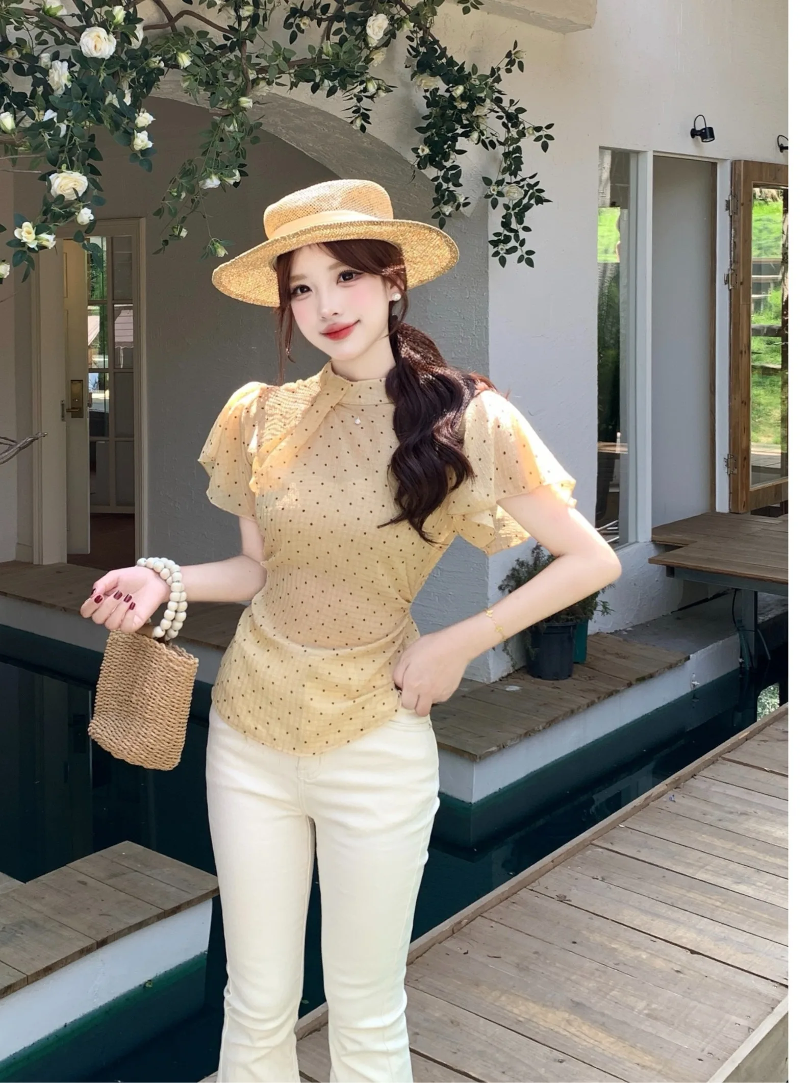 Sweet Polka Dot Slim Fit Short Sleeve Shirt Women's Summer New Style Waist Cinching Design Beautiful Top Large Size Fashion
Sweet Polka Dot Slim Fit Short Sleeve Shirt Women's Summer New Style Waist Cinching Design Beautiful Top Large Size Fashion