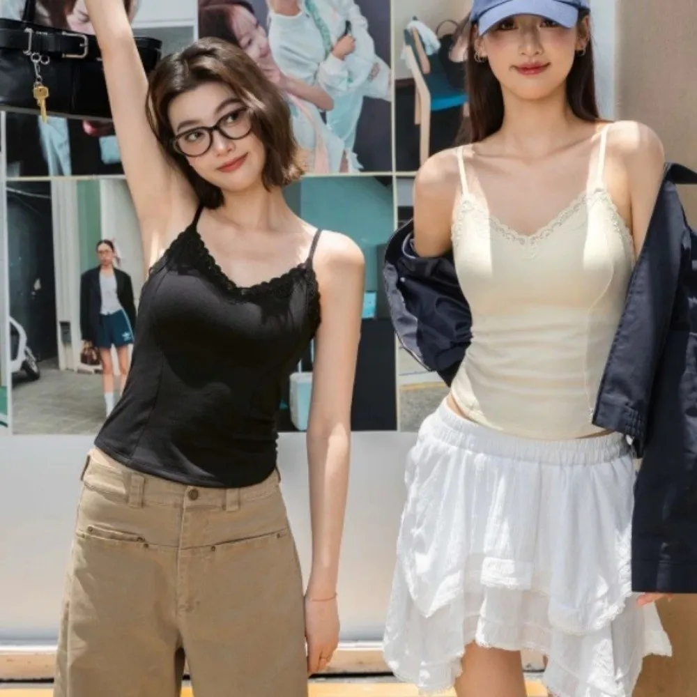 Кружевной тонкий кружевной укороченный топ, нижняя рубашка, пикантный стиль для девочек, кружевная майка с подушечками, v-образным вырезом, облегающий женский жилет, топ
Кружевной тонкий кружевной укороченный топ, нижняя рубашка, пикантный стиль для девочек, кружевная майка с подушечками, v-образным вырезом, облегающий женский жилет, топ