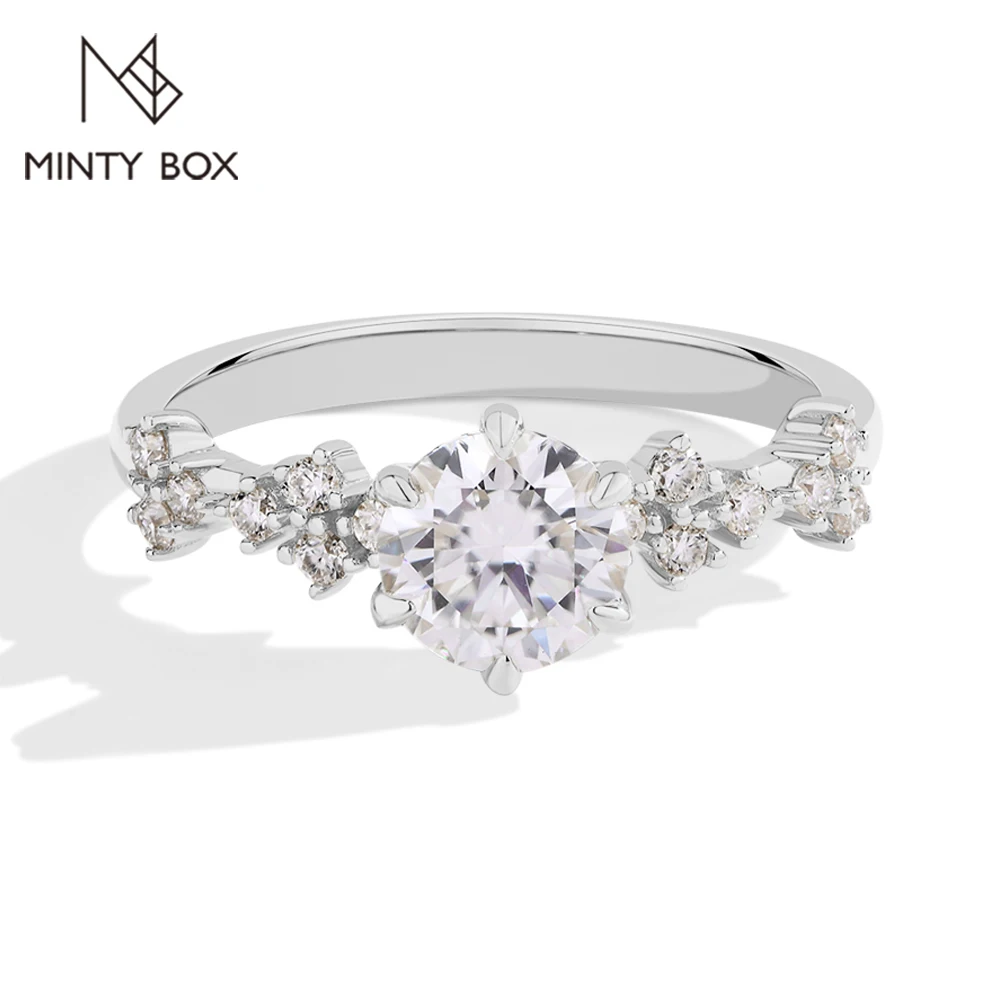 MINTYBOX 6.5mm S925 Sterling Silver Moissanite Ring 1.0ct Round Cut Lab Diamond Engagement Rings For Women Wedding Jewelry Gift
MINTYBOX 6.5mm S925 Sterling Silver Moissanite Ring 1.0ct Round Cut Lab Diamond Engagement Rings For Women Wedding Jewelry Gift