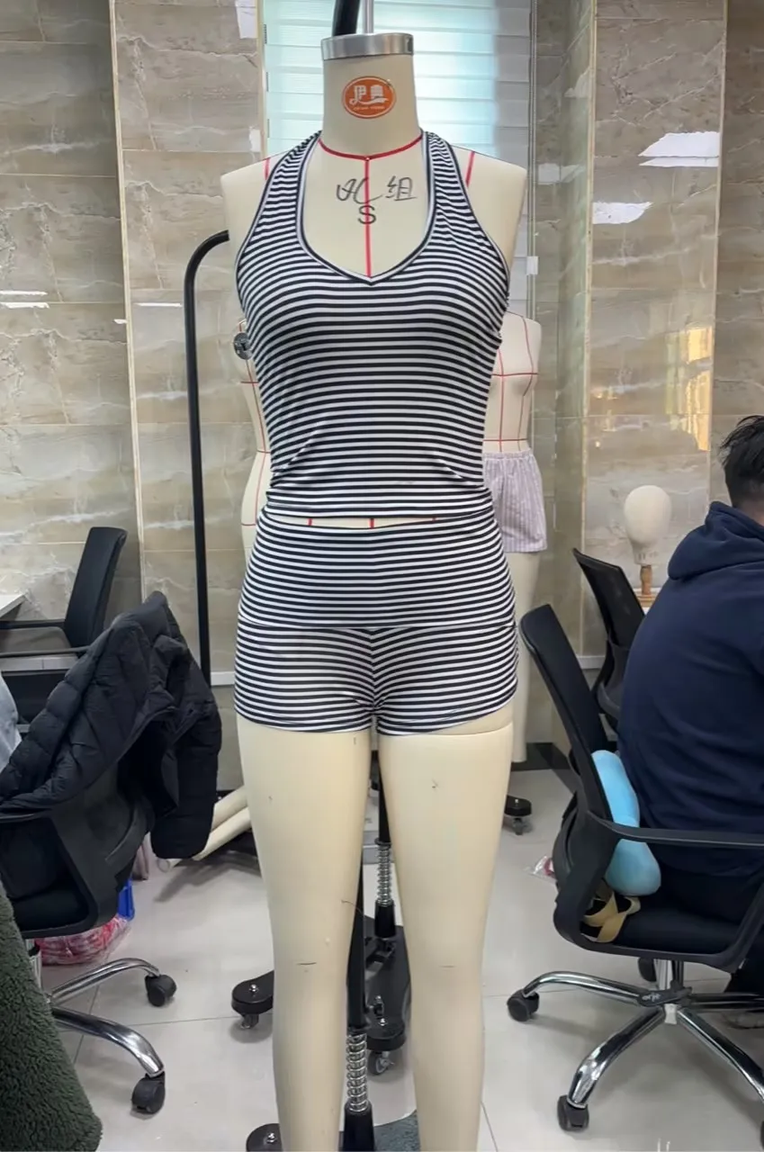 Women 2-Piece Summer Outfits Striped Print Backless Halter Neck Tops and Elastic Shorts Club Streetwear Fashion Clothes
Women 2-Piece Summer Outfits Striped Print Backless Halter Neck Tops and Elastic Shorts Club Streetwear Fashion Clothes