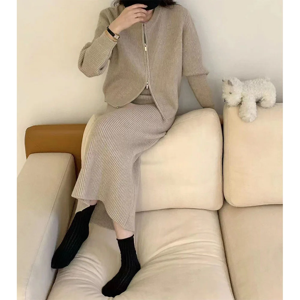 Повседневный вязаный женский осенне-зимний дизайн в корейском стиле, утолщенный вязаный кардиган с двойной молнией, комплект из двух предметов E12326
Повседневный вязаный женский осенне-зимний дизайн в корейском стиле, утолщенный вязаный кардиган с двойной молнией, комплект из двух предметов E12326