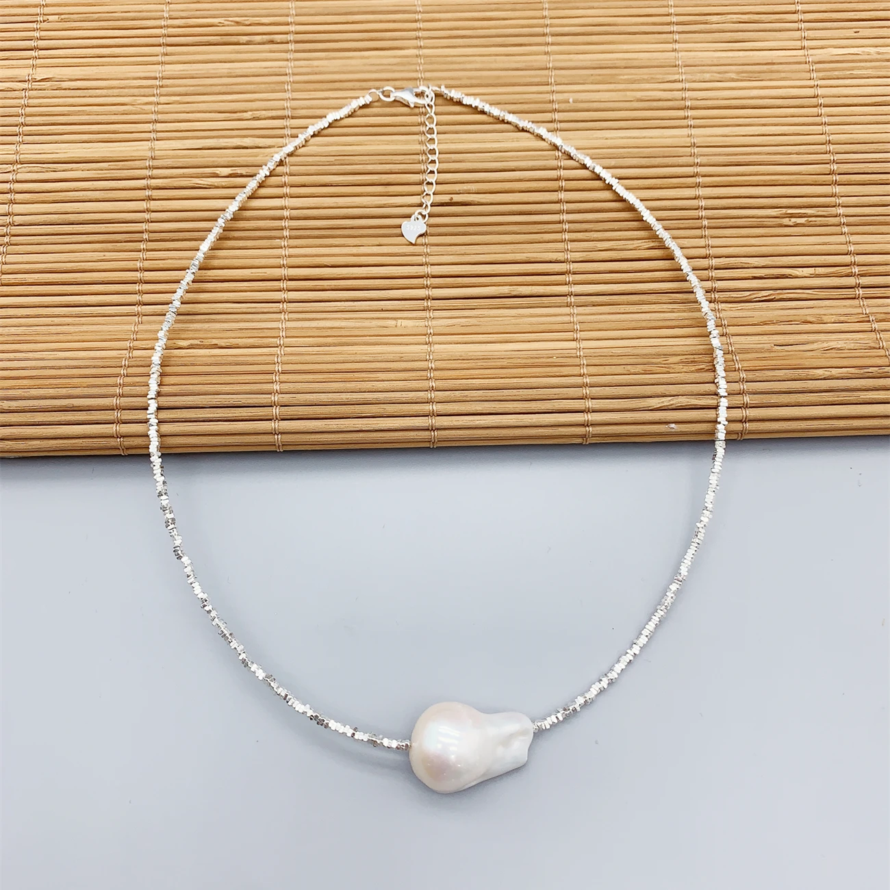 FoLisaUnique s925 Sterling Silver Beads Freshwater White Baroque Pearl Necklace For Women
FoLisaUnique s925 Sterling Silver Beads Freshwater White Baroque Pearl Necklace For Women