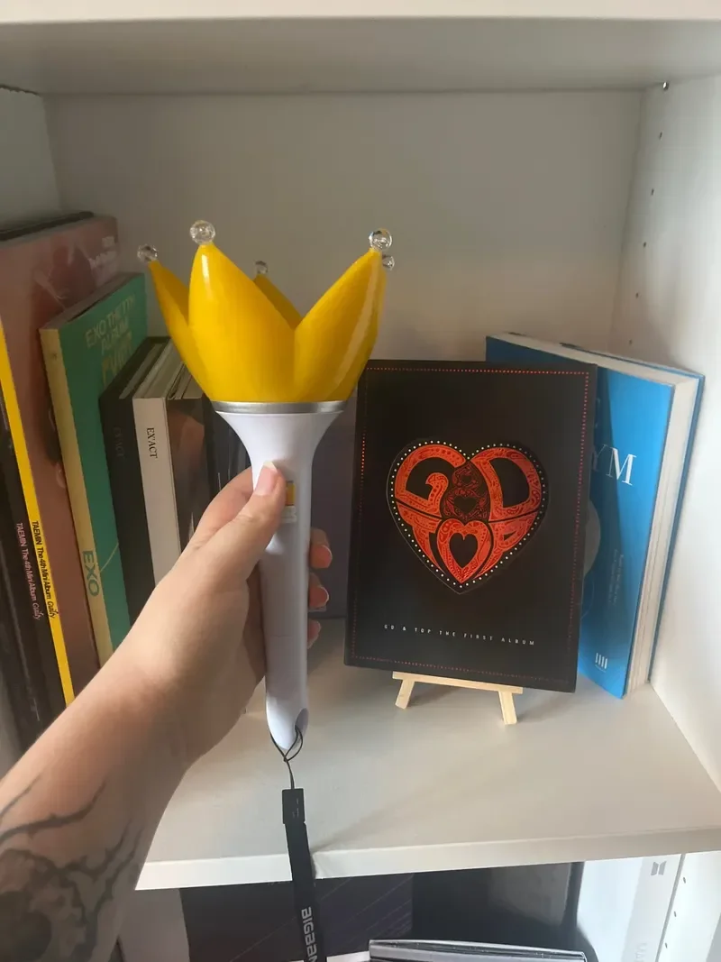 In Stock Bigbangs Lightstick Crown Lamp Ver.4 Lightstick Support Lamp Concerts Glow Lamp Glow Stick Supplies Flash Toy Gifts
In Stock Bigbangs Lightstick Crown Lamp Ver.4 Lightstick Support Lamp Concerts Glow Lamp Glow Stick Supplies Flash Toy Gifts