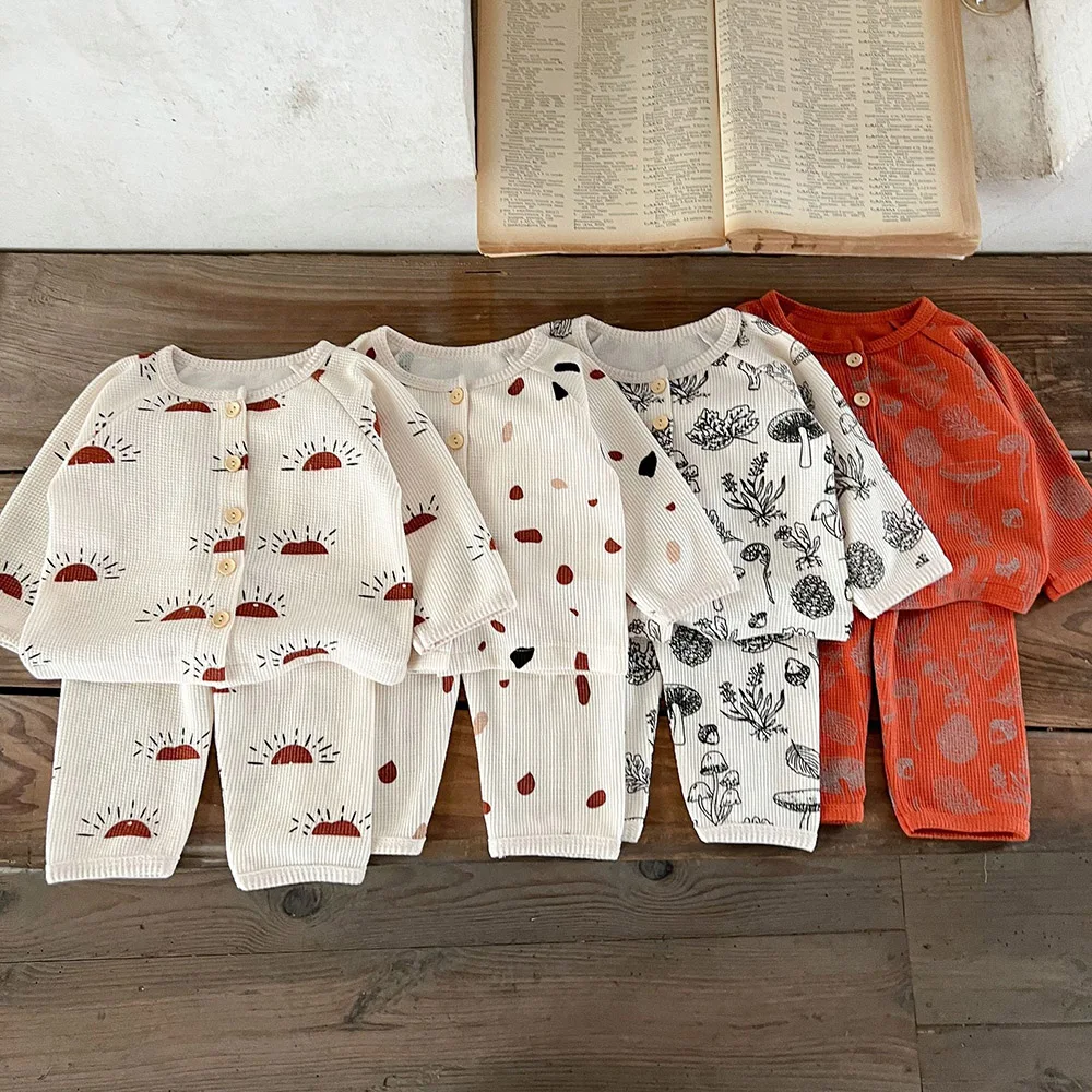 Korean Baby Boys Girls Print Set 2023 Autumn Infant Waffle Pure Cotton Clothes Casual Soft Cardigan Long-Sleeved Children Outfit
Korean Baby Boys Girls Print Set 2023 Autumn Infant Waffle Pure Cotton Clothes Casual Soft Cardigan Long-Sleeved Children Outfit