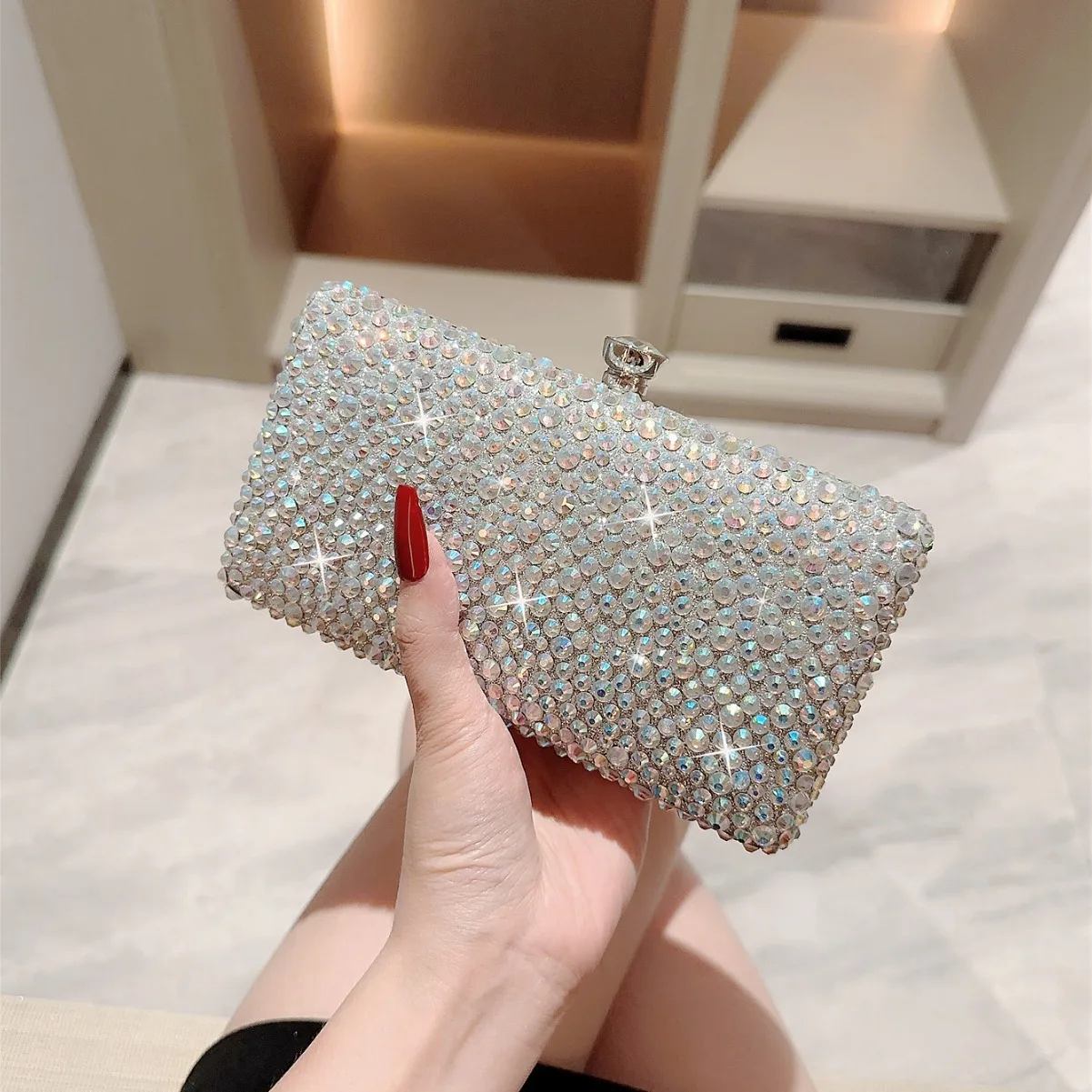 Dinner Shiny diamond clutch Shoulder messenger Wedding bridesmaid bag Party bag Dress bag
Dinner Shiny diamond clutch Shoulder messenger Wedding bridesmaid bag Party bag Dress bag