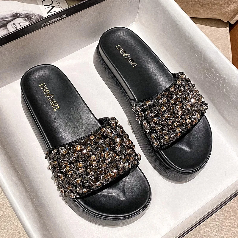 Thick Soled Slippers 2024 New Rhinestone Thick Sole Slippers Summer Fashion Slippers Cool Size 41-43
Thick Soled Slippers 2024 New Rhinestone Thick Sole Slippers Summer Fashion Slippers Cool Size 41-43