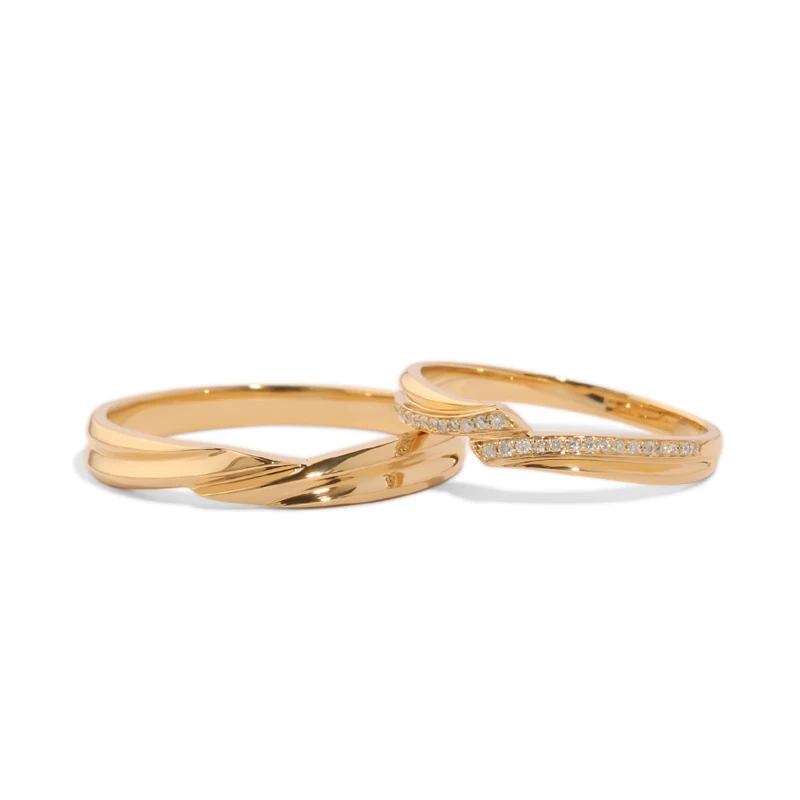 Handcrafted Designer Matching Silver Moissanite Couple Rings for Men & Women, Wedding Bands, Love Token, Perfect Festive Gift
Handcrafted Designer Matching Silver Moissanite Couple Rings for Men & Women, Wedding Bands, Love Token, Perfect Festive Gift