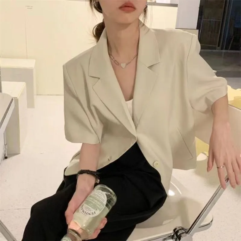 Korean Fashion Summer Large Size Women's Suit Short Coat Design Blazer Short Sleeve Solid Color Casual Jacket for Women Thin
Korean Fashion Summer Large Size Women's Suit Short Coat Design Blazer Short Sleeve Solid Color Casual Jacket for Women Thin