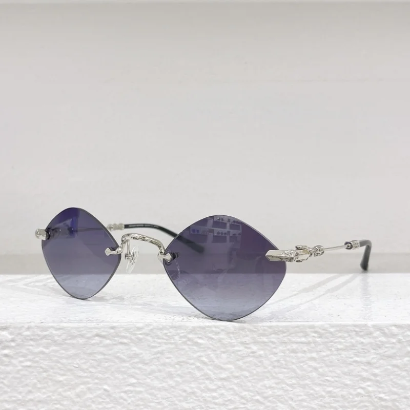 Sunglasses Rimless Women Alloy Black Retro Designer Luxury Brand Model Travel Party UV400 Men Fashion SUN GLASSES High Quality
Sunglasses Rimless Women Alloy Black Retro Designer Luxury Brand Model Travel Party UV400 Men Fashion SUN GLASSES High Quality