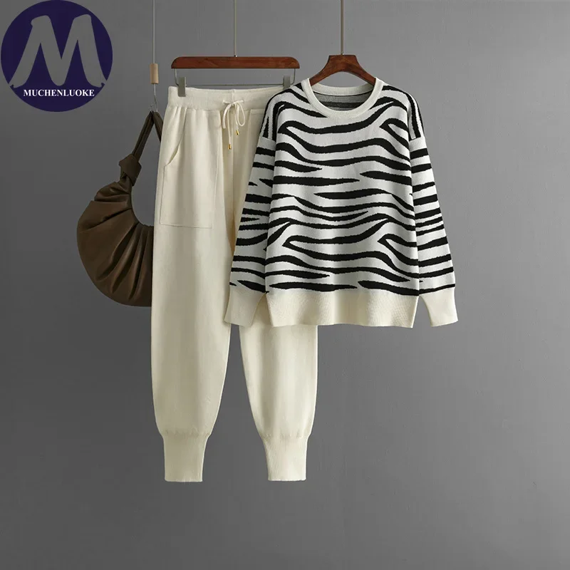 Элегантные комплекты из 2 предметов для женщин, осень-зима, новый вязаный свитер с леопардовым принтом и круглым вырезом, топы, комплект, повседневные свободные брюки-карандаш, костюмы
Элегантные комплекты из 2 предметов для женщин, осень-зима, новый вязаный свитер с леопардовым принтом и круглым вырезом, топы, комплект, повседневные свободные брюки-карандаш, костюмы