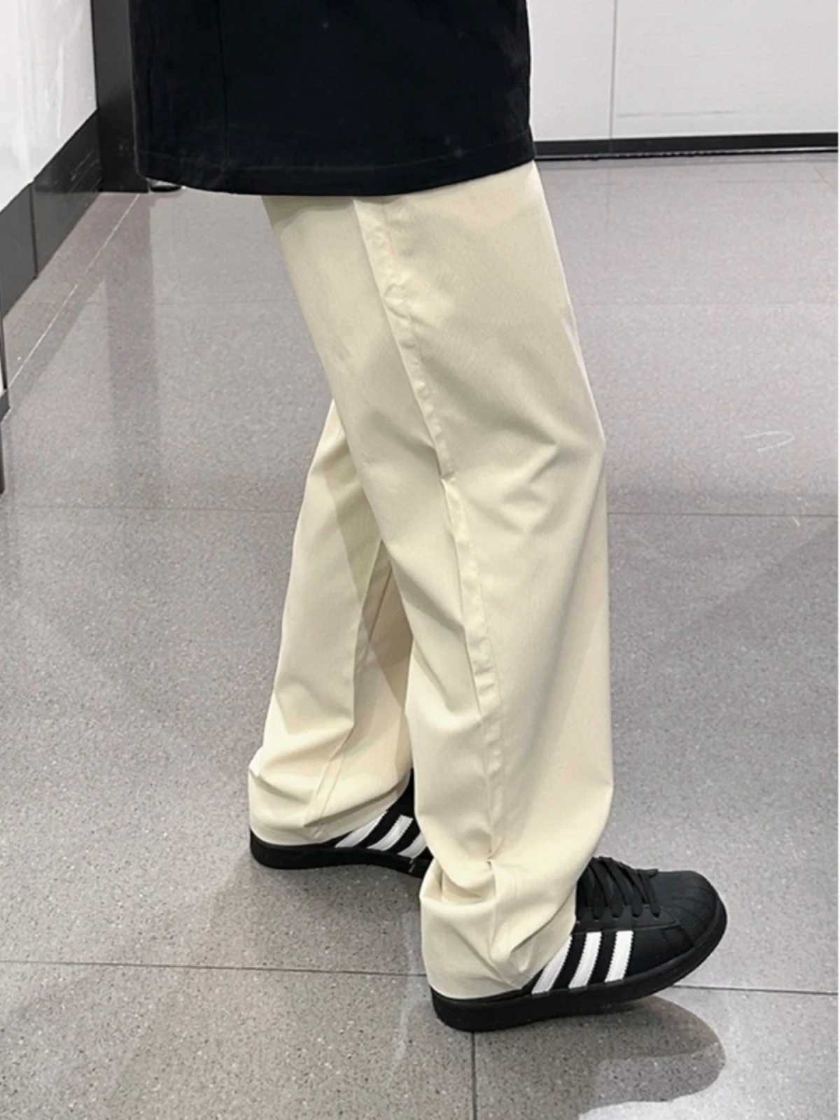 Laid-ba Loose Fit Summer Thin Ice Silk Qui Dry Pants Straight Leg Wide Leg Textured Men's Casual Trousers Faionable You...
Laid-ba Loose Fit Summer Thin Ice Silk Qui Dry Pants Straight Leg Wide Leg Textured Men's Casual Trousers Faionable You...