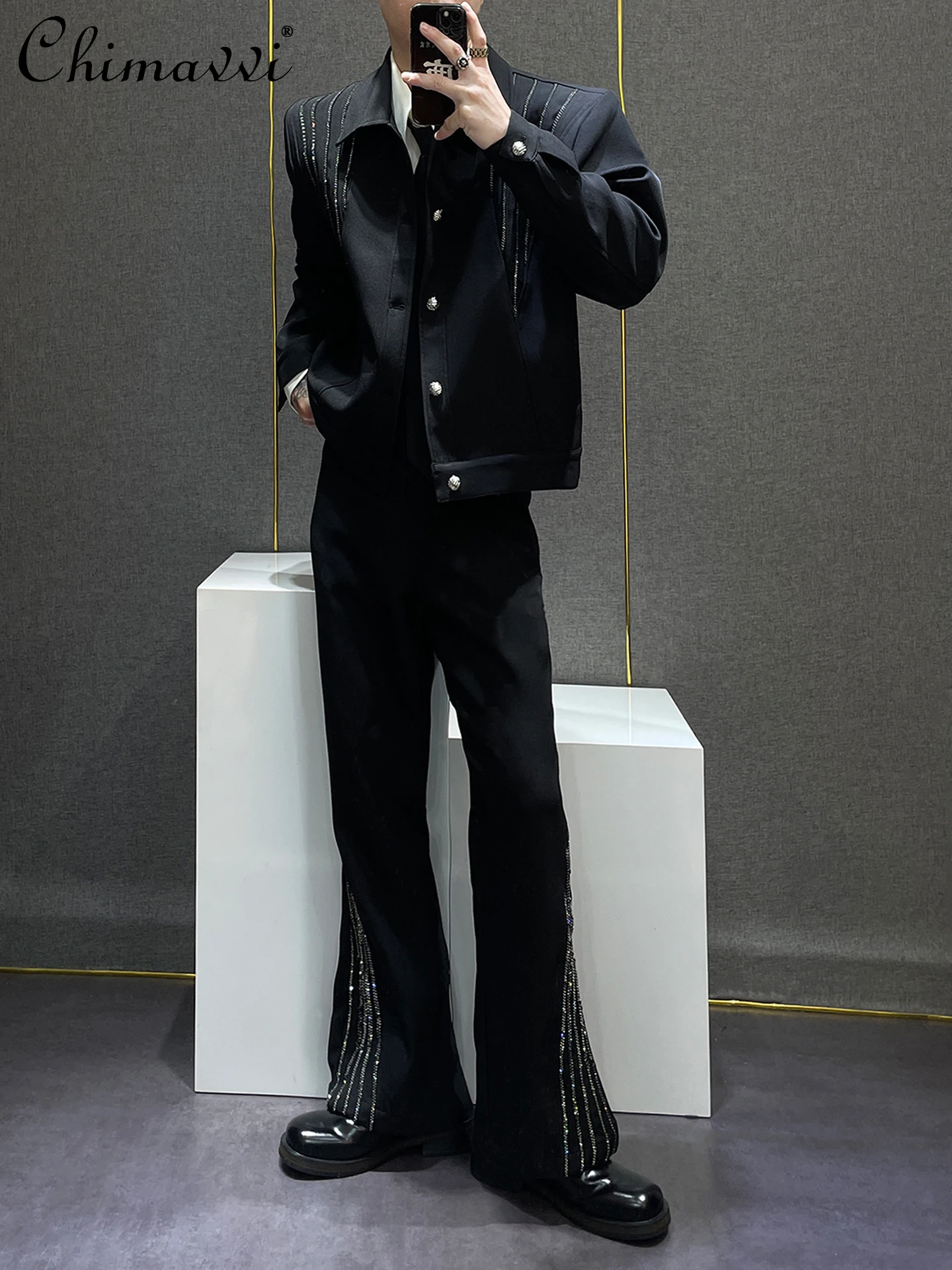 High-end Rhinestone Long Pants Set for Men Autumn Fashion Long Sleeve Short Jacket Flared Long Pants Casual Women Two-piece Set
High-end Rhinestone Long Pants Set for Men Autumn Fashion Long Sleeve Short Jacket Flared Long Pants Casual Women Two-piece Set