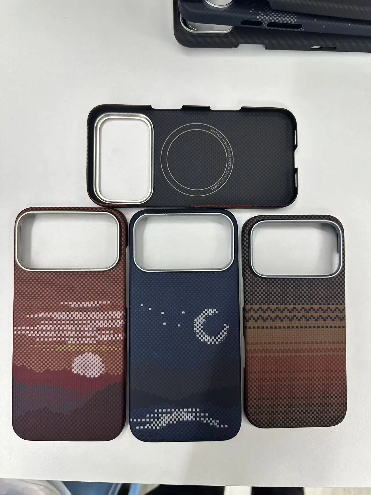 Магнитный чехол Magsafe для iPhone 17 Pro Max, чехол из настоящего углеродного волокна цвета арамидного волокна для iPhone 17 Pro/17pro max, чехол capa
Магнитный чехол Magsafe для iPhone 17 Pro Max, чехол из настоящего углеродного волокна цвета арамидного волокна для iPhone 17 Pro/17pro max, чехол capa