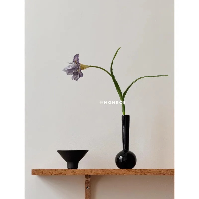 Designer High-end Style Vase Art Living Room Decorative Item Design Sense Retro Ceramics Vases Vaas Living Room Decorations
Designer High-end Style Vase Art Living Room Decorative Item Design Sense Retro Ceramics Vases Vaas Living Room Decorations