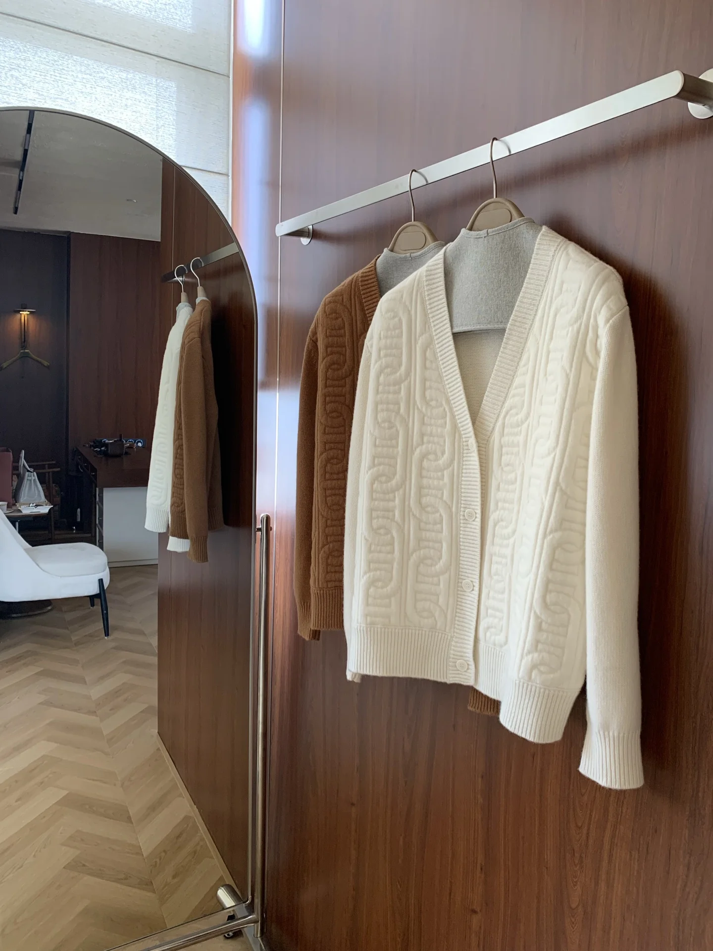 226 Women's Autumn V-Neck Long-Sleeve Wool Cardigan
226 Women's Autumn V-Neck Long-Sleeve Wool Cardigan