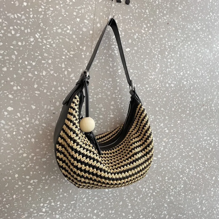 2025 Summer New Half Moon Straw Woven Shoulder Bags Large Capacity Simple Casual Versatile Crossbody Bags for Women Fashionable
2025 Summer New Half Moon Straw Woven Shoulder Bags Large Capacity Simple Casual Versatile Crossbody Bags for Women Fashionable