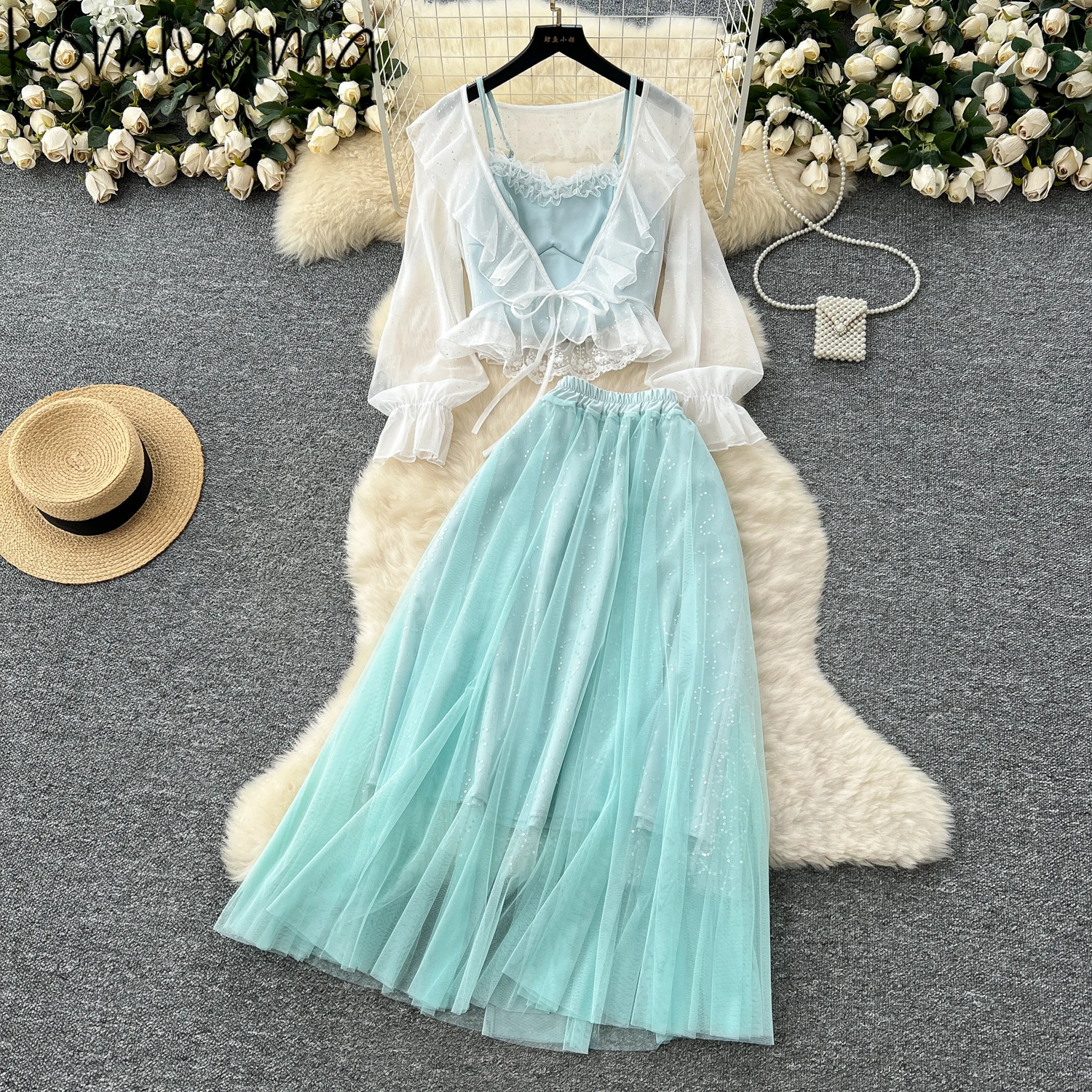 Spring Summer Fairy Suit Ruffles V-neck Lace-up Bow Long Sleeve Shawl Lace Spliced Camis Mesh Skirt Woman 2025 New Sets
Spring Summer Fairy Suit Ruffles V-neck Lace-up Bow Long Sleeve Shawl Lace Spliced Camis Mesh Skirt Woman 2025 New Sets