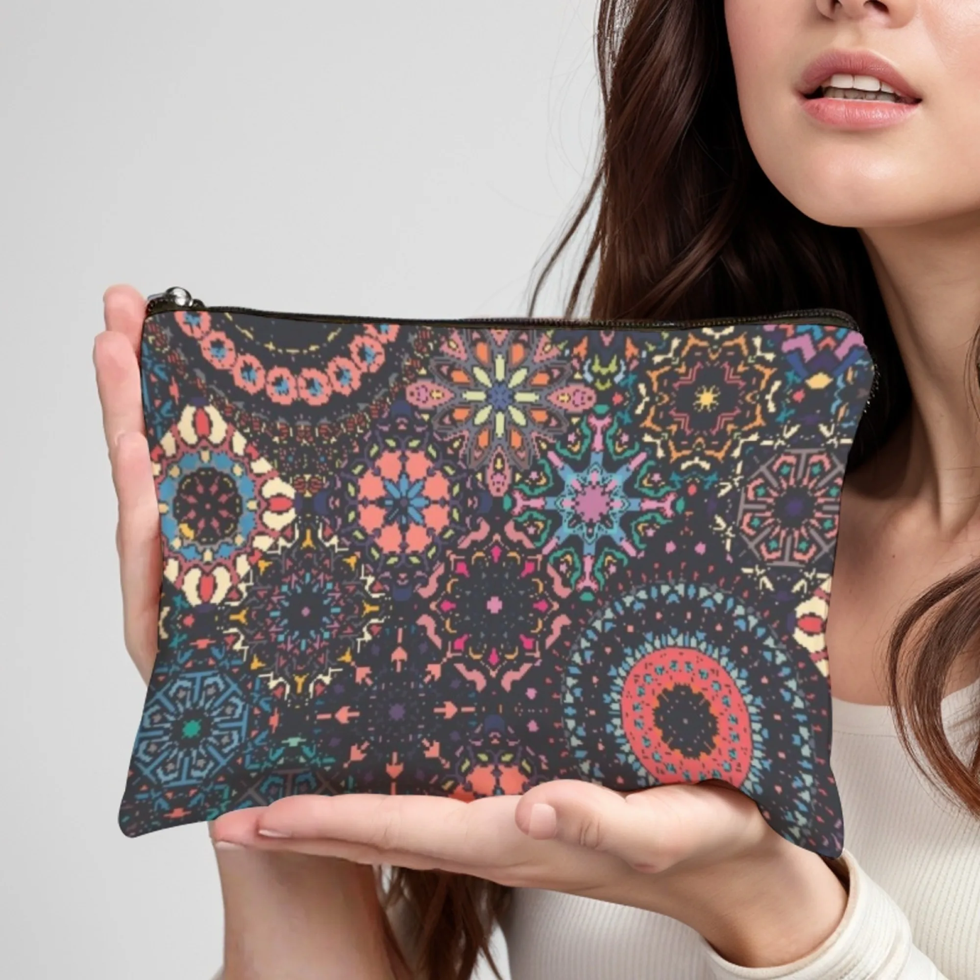 Retro ethnic print travel toiletry bag zipper portable storage bag suitable for friends, girlfriends women's cosmetic bag
Retro ethnic print travel toiletry bag zipper portable storage bag suitable for friends, girlfriends women's cosmetic bag