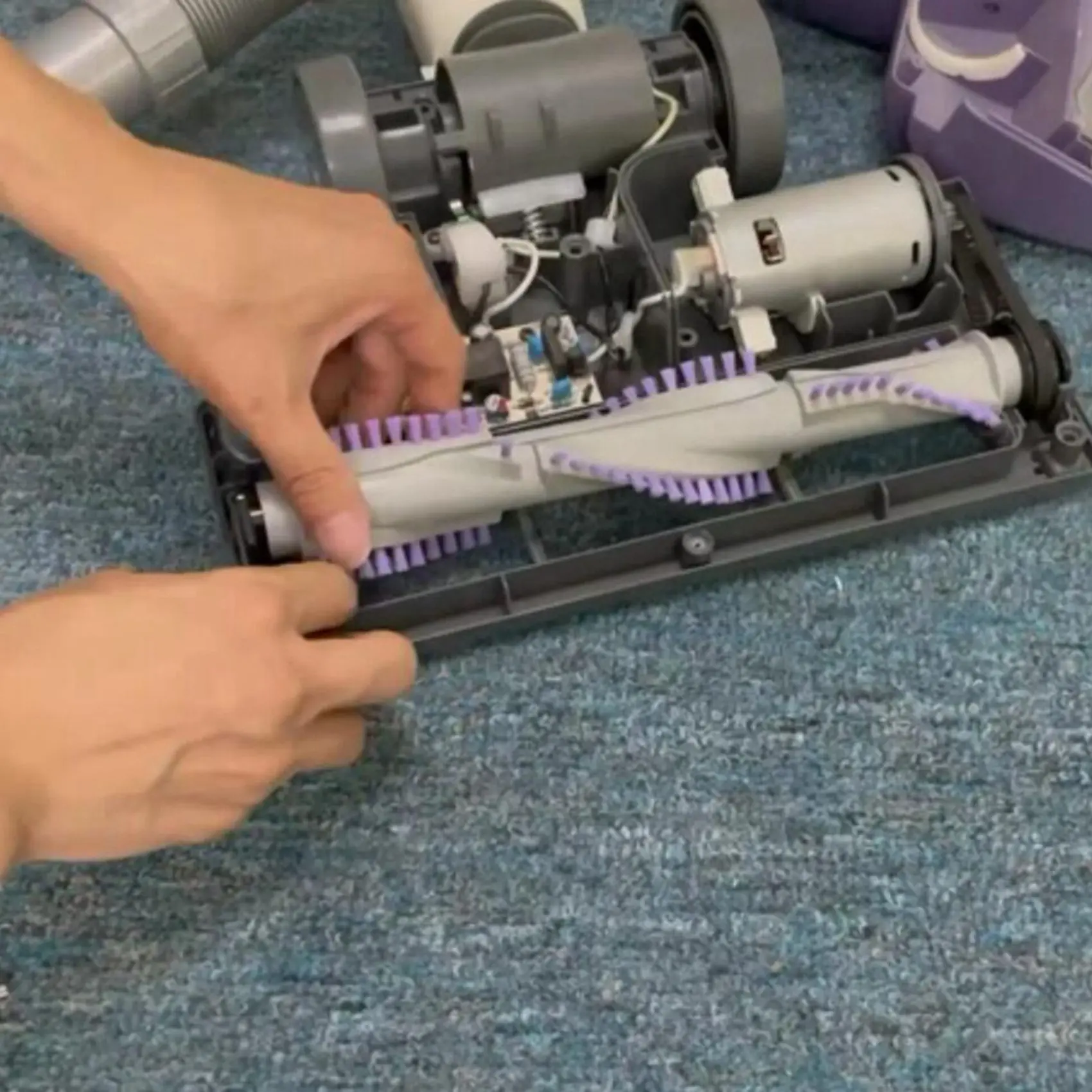 SEWS-3 Set Replacement Brush Roller And Belt For Shark Navigator Lift-Away NV350 NV351 NV352 NV353 NV360 NV356E NV42
SEWS-3 Set Replacement Brush Roller And Belt For Shark Navigator Lift-Away NV350 NV351 NV352 NV353 NV360 NV356E NV42