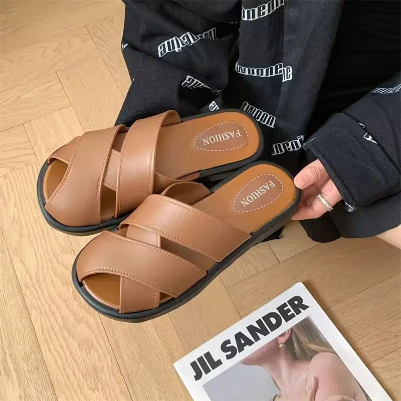 Women's Summer Baotou Hollow Out Flat Sole Slippers Soft Sole Non Slip Lightweight Outdoor Slippers Fashionable Lazy Slippers
Women's Summer Baotou Hollow Out Flat Sole Slippers Soft Sole Non Slip Lightweight Outdoor Slippers Fashionable Lazy Slippers