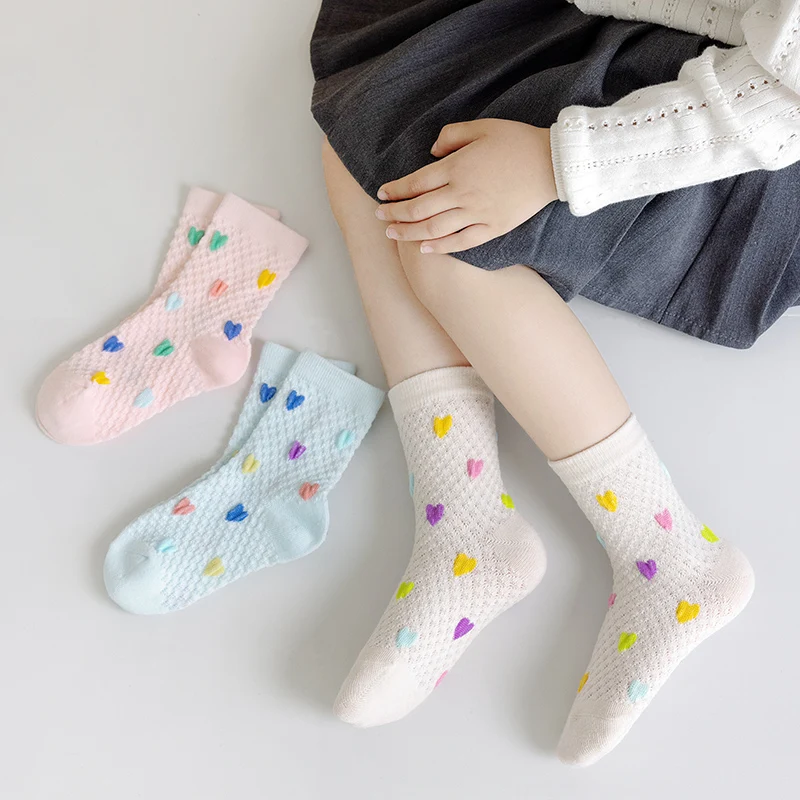 Three pairs of girls' spring and summer soft and skin-friendly colorful heart-shaped mesh short socks
Three pairs of girls' spring and summer soft and skin-friendly colorful heart-shaped mesh short socks
