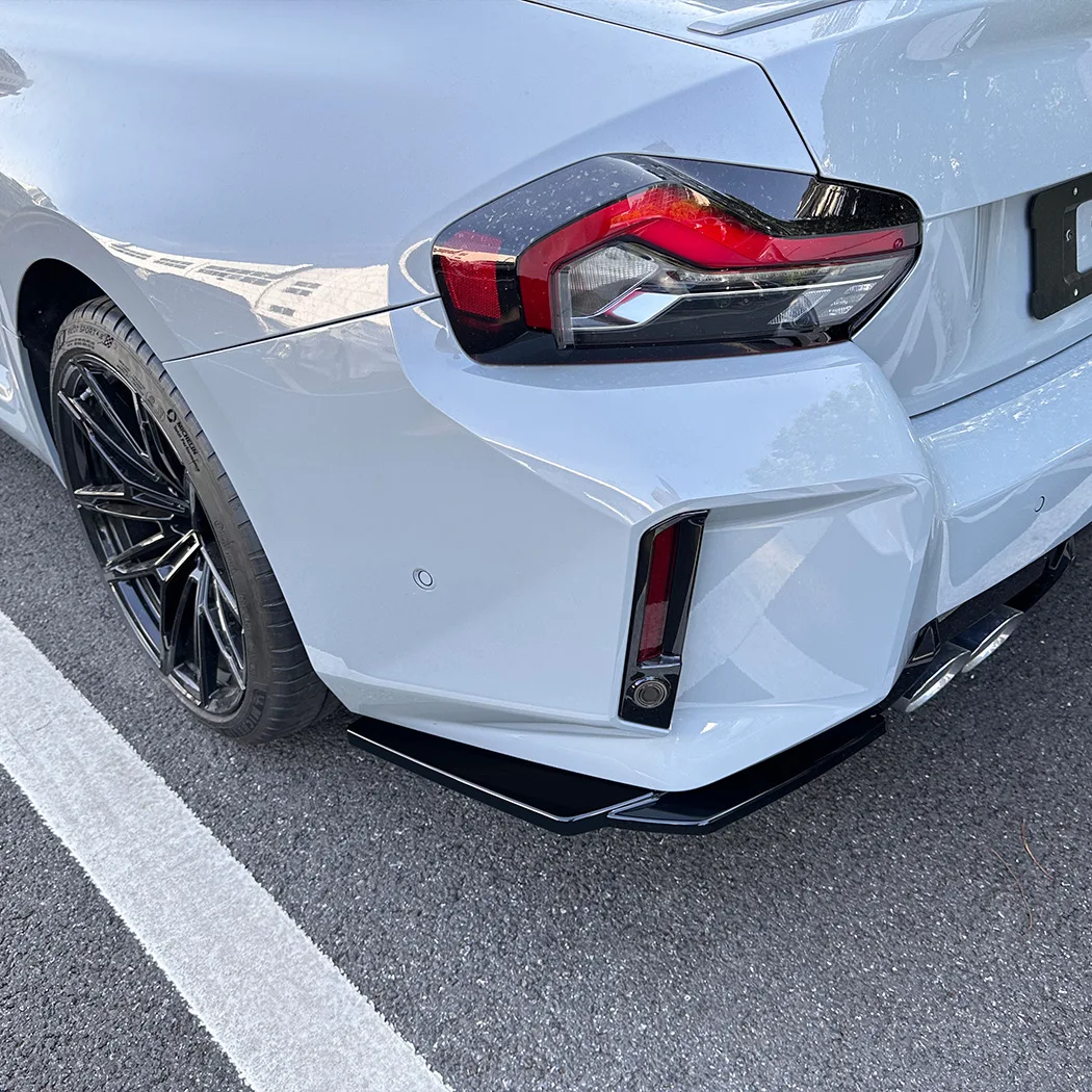 Glossy black/Carbon Fiber look Car Rear Bumper Diffuser Side Splitters For BMW 2 Series M2 G87 2023-2025
Glossy black/Carbon Fiber look Car Rear Bumper Diffuser Side Splitters For BMW 2 Series M2 G87 2023-2025