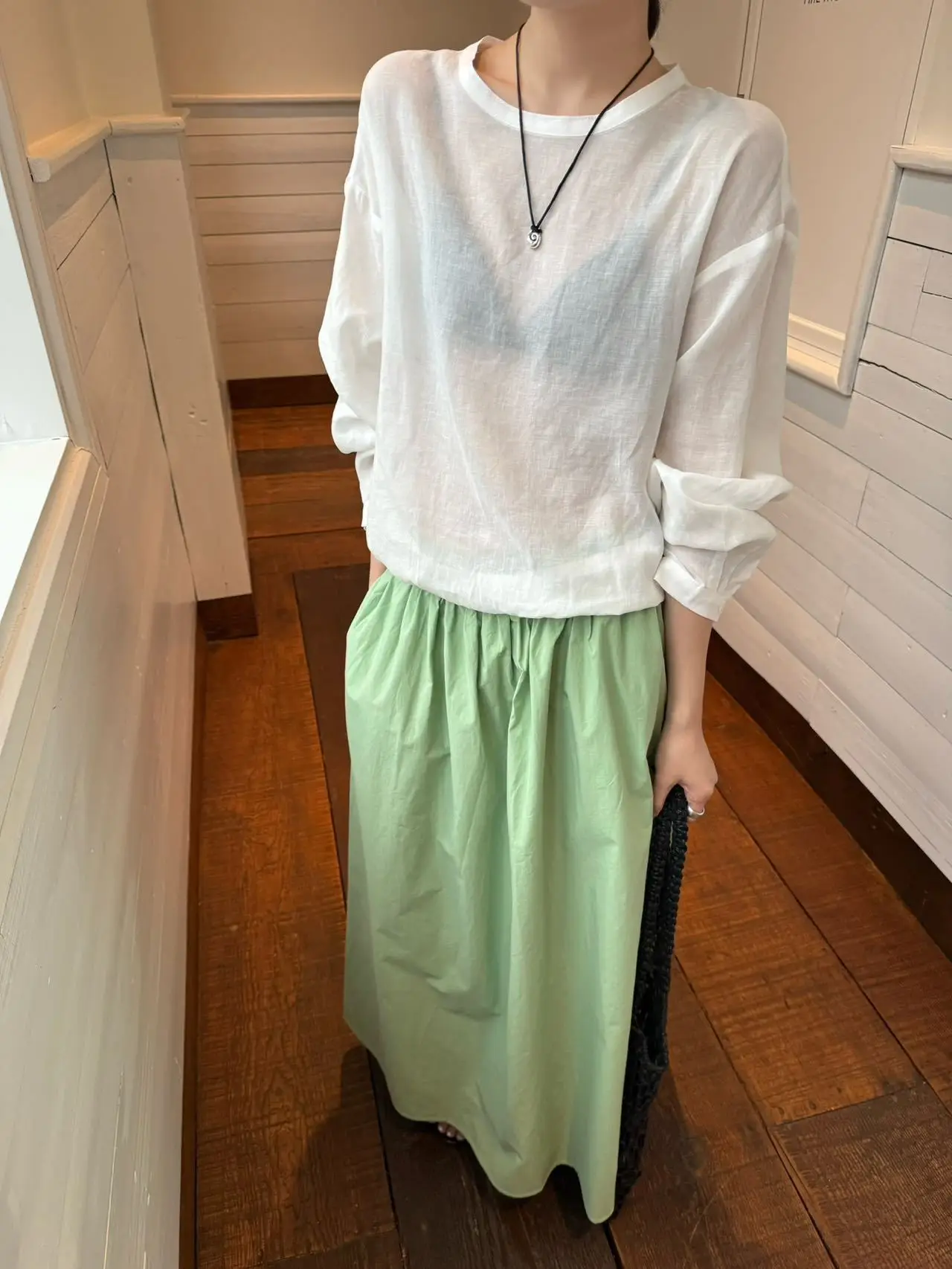 Lilianat Brunch Women's Long Sleeve Loose Fit round Neck Color Shirt Simple Style Comfortable Breathable Spring Fashion
Lilianat Brunch Women's Long Sleeve Loose Fit round Neck Color Shirt Simple Style Comfortable Breathable Spring Fashion