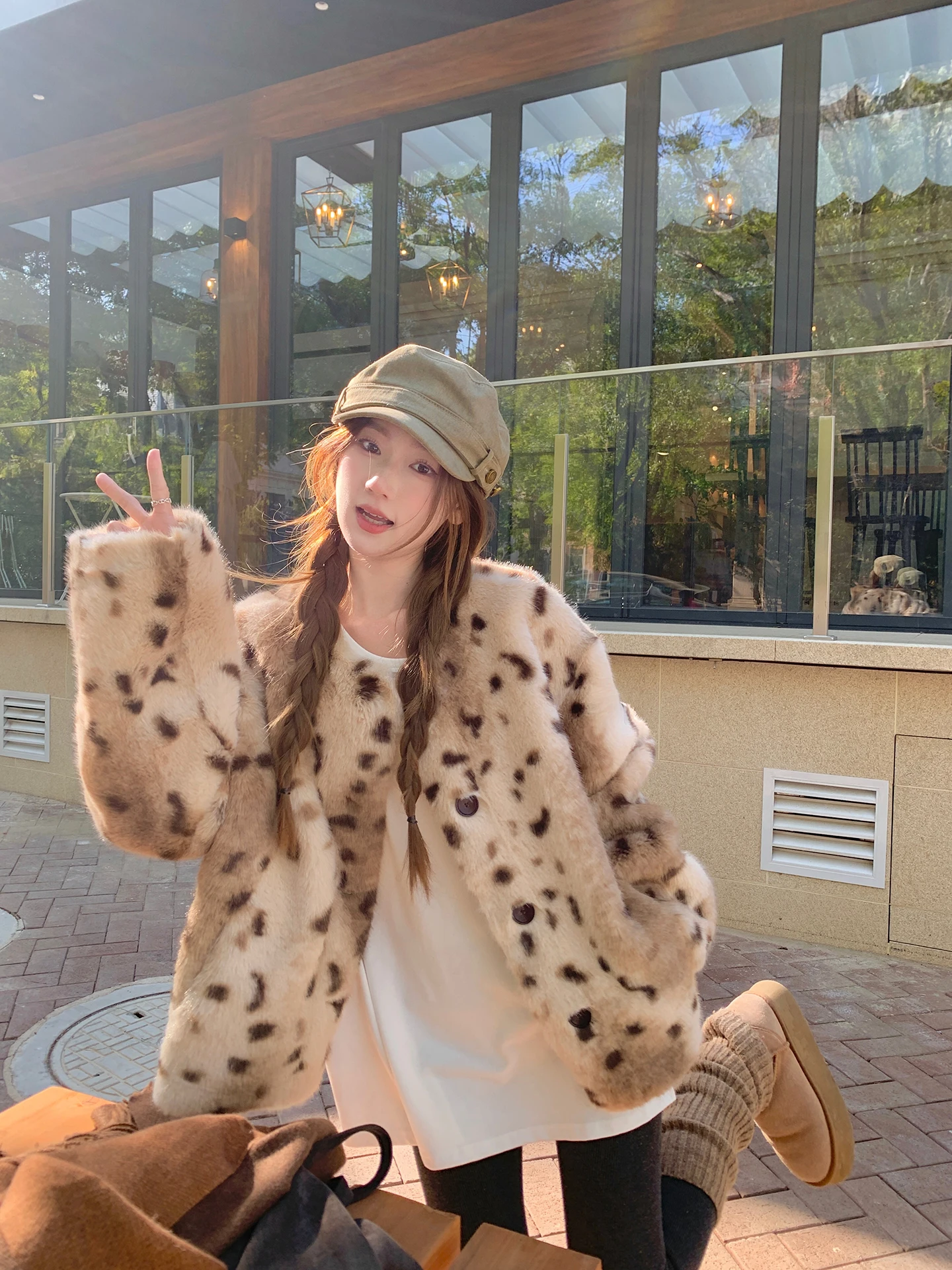 Cheese Rabbit Leopard Print Fur Jacket Women's Loose Warm Cotton Outerwear American Style High-End Feeling Short Coat
Cheese Rabbit Leopard Print Fur Jacket Women's Loose Warm Cotton Outerwear American Style High-End Feeling Short Coat