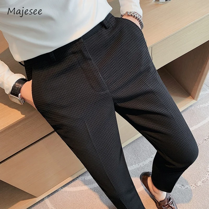 4 Color Pants Men Simple Solid Smart Casual Trousers Ankle Length Waffle Streetwear Comfortable British Style Temperament Chic
4 Color Pants Men Simple Solid Smart Casual Trousers Ankle Length Waffle Streetwear Comfortable British Style Temperament Chic