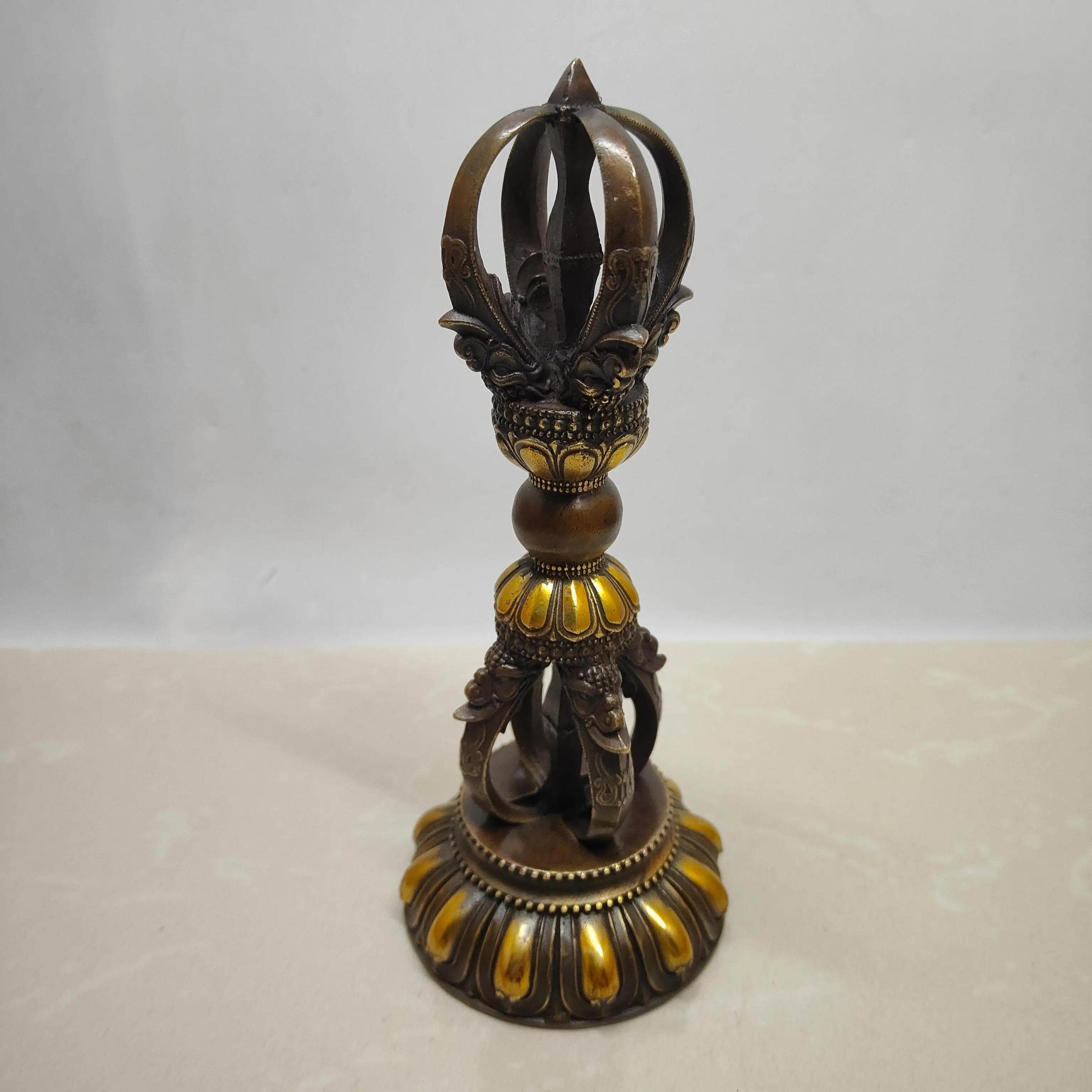 Vintage Gilded Brass Five Prongs Vajra Pestle Phurba Nepal Style Feng Shui Blessing Protection Home Decor Collectible Figurine
Vintage Gilded Brass Five Prongs Vajra Pestle Phurba Nepal Style Feng Shui Blessing Protection Home Decor Collectible Figurine
