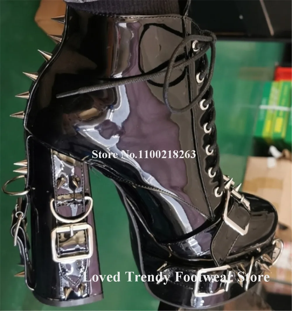 Новые модные короткие ботинки на массивном каблуке с заклепками и пряжками, черные ботильоны из лакированной кожи с круглым носком на высокой платформе и толстом каблуке
Новые модные короткие ботинки на массивном каблуке с заклепками и пряжками, черные ботильоны из лакированной кожи с круглым носком на высокой платформе и толстом каблуке