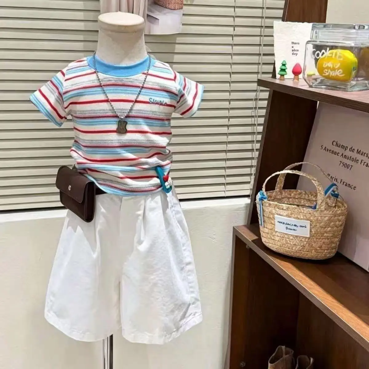 Girls' Summer Set New Fashionable Korean Fresh Striped Short sleeved T-shirt Versatile Casual Shorts
Girls' Summer Set New Fashionable Korean Fresh Striped Short sleeved T-shirt Versatile Casual Shorts