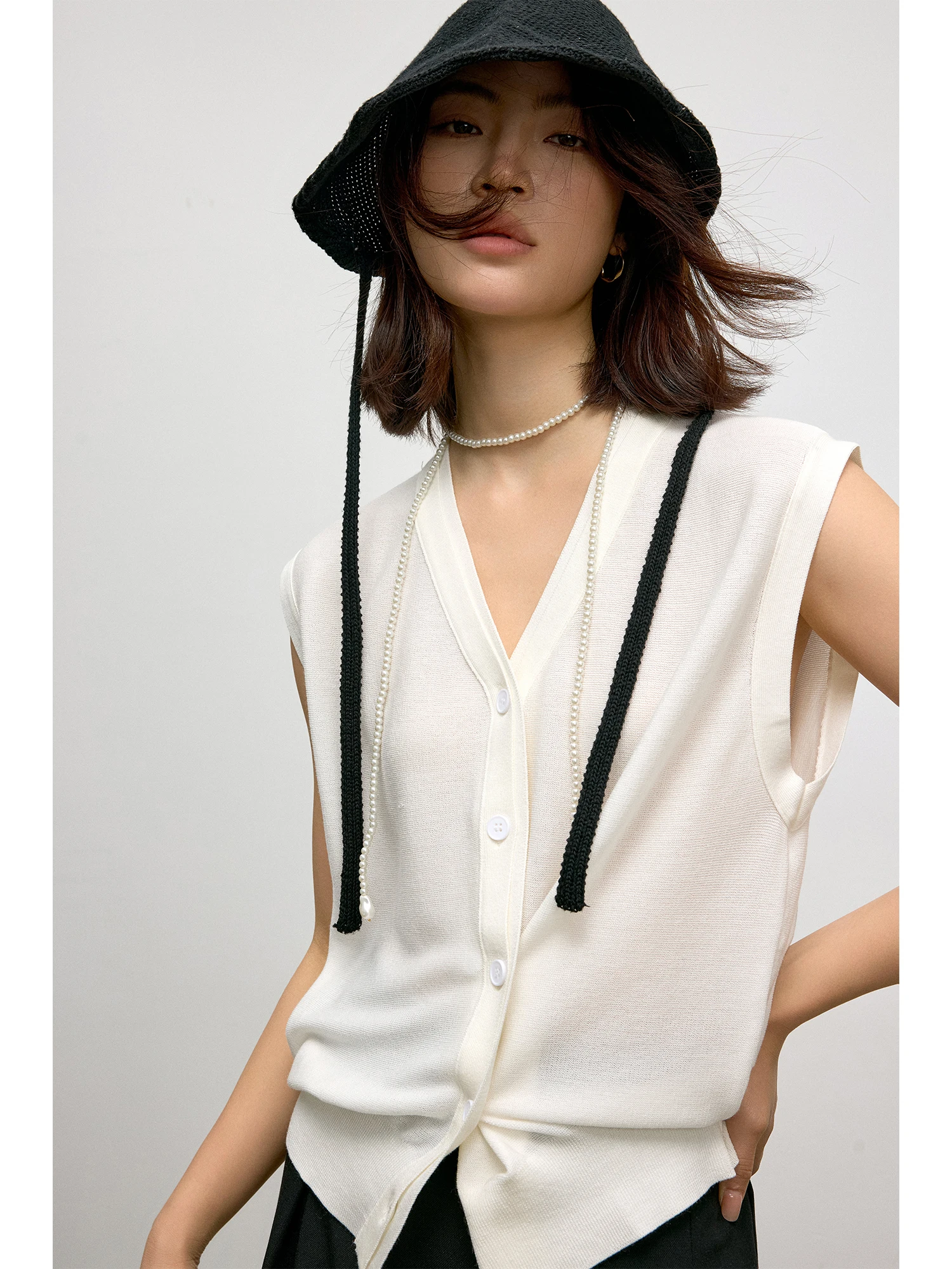 owyee Silk Linen V-Ne Tank Top Women's Summer Outfit Cool Faionable Vaion Top Commute Sle Single Button Closure
owyee Silk Linen V-Ne Tank Top Women's Summer Outfit Cool Faionable Vaion Top Commute Sle Single Button Closure