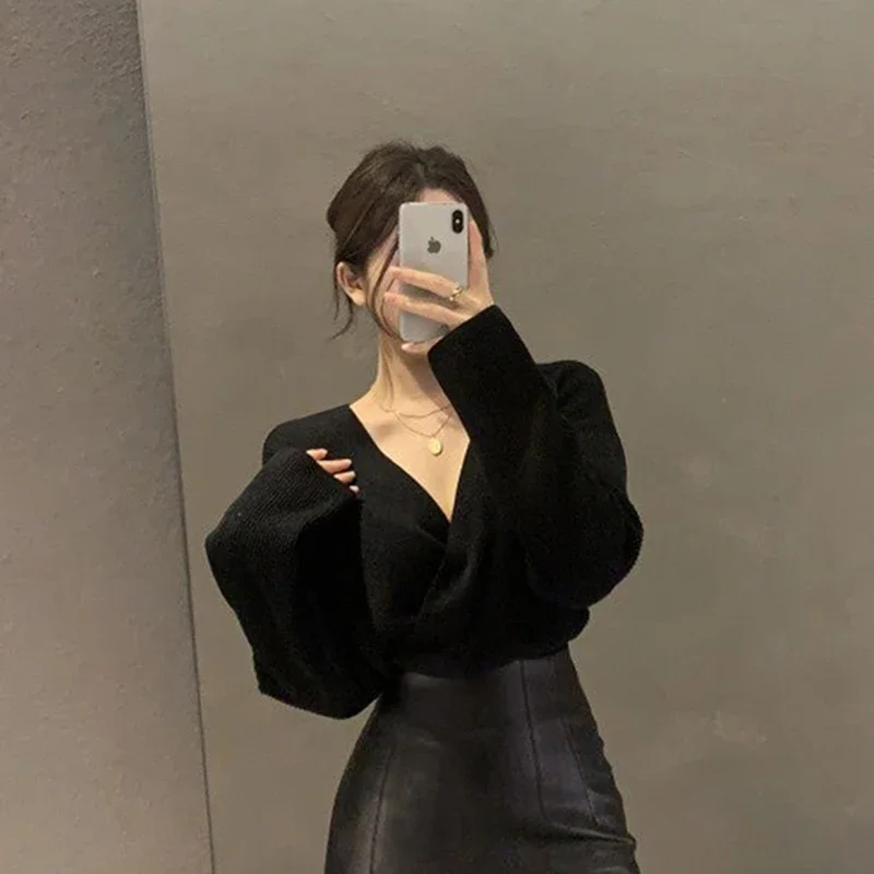 2024 new Black Sweaters Women Irregular V Neck Knitted Pullovers Office Lady Elegant Knitwear Autumn Winter Solid Jumpers
2024 new Black Sweaters Women Irregular V Neck Knitted Pullovers Office Lady Elegant Knitwear Autumn Winter Solid Jumpers