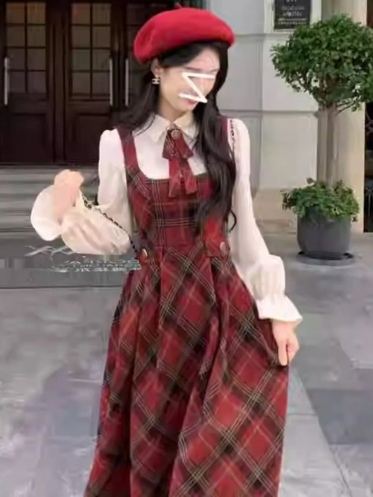 College Style Plaid Shirt Dress Red New Year Celebration Outfit Mid-Length Two-Piece Set with Bow Tie for Young Women
College Style Plaid Shirt Dress Red New Year Celebration Outfit Mid-Length Two-Piece Set with Bow Tie for Young Women