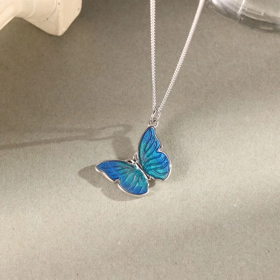 S925 Butterfly Necklace Sterling Silver Clavicle Chain Female European And American Niche Ins Temperament Drop Glue Pendant
S925 Butterfly Necklace Sterling Silver Clavicle Chain Female European And American Niche Ins Temperament Drop Glue Pendant