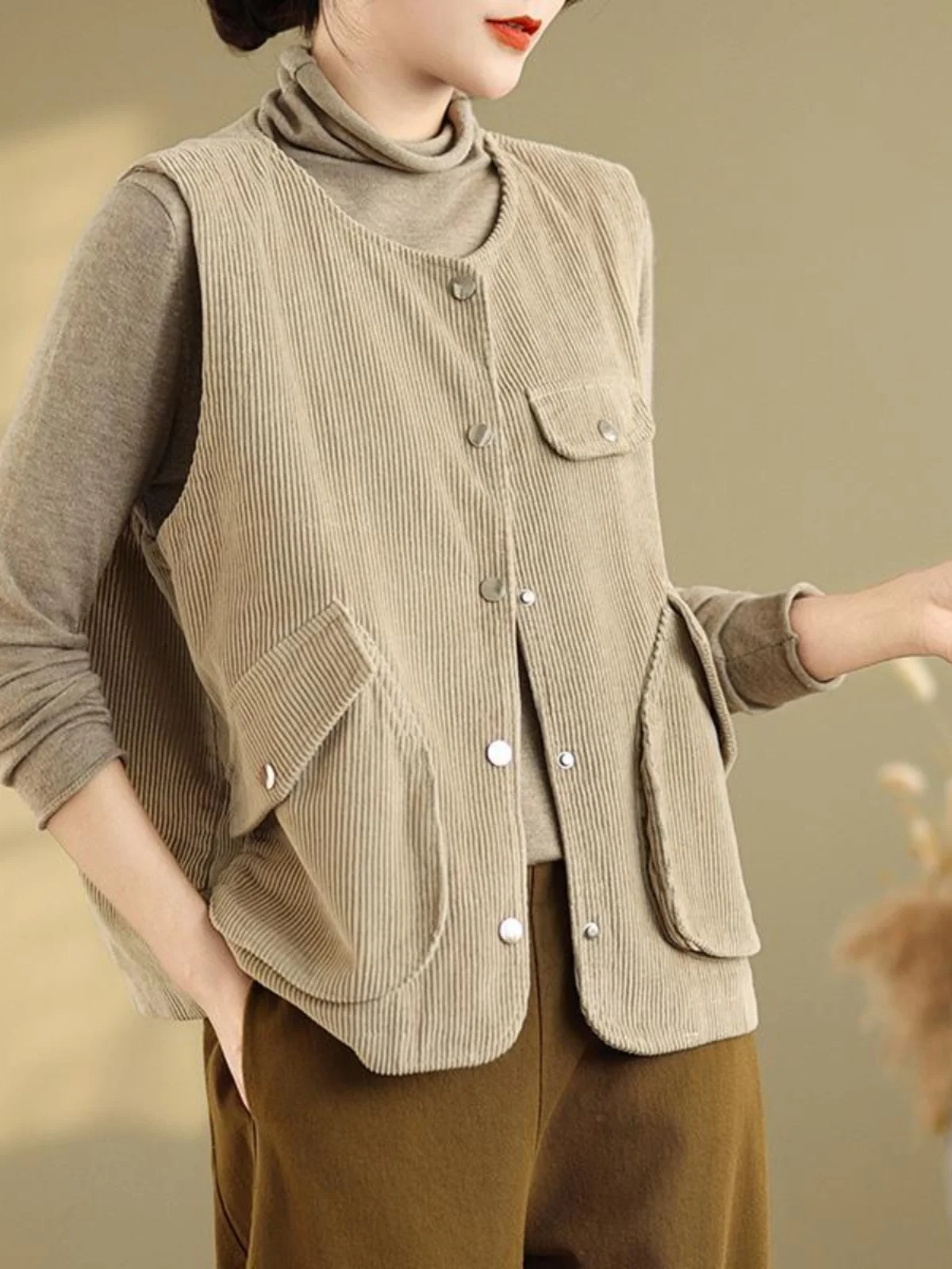 Spring Vintage Corduroy Vest Women's Jacket with Big Pockets Single Button Commute Style Loose Fit High Waist Mid-Length
Spring Vintage Corduroy Vest Women's Jacket with Big Pockets Single Button Commute Style Loose Fit High Waist Mid-Length