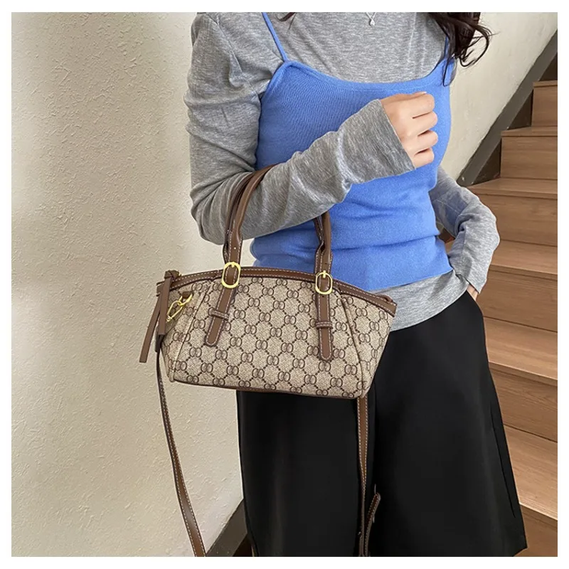 New Light Luxury Series Crossbody Bag Retro Large Capacity Shoulder Bag Versatile Underarm Bag Crossbody Bag
New Light Luxury Series Crossbody Bag Retro Large Capacity Shoulder Bag Versatile Underarm Bag Crossbody Bag