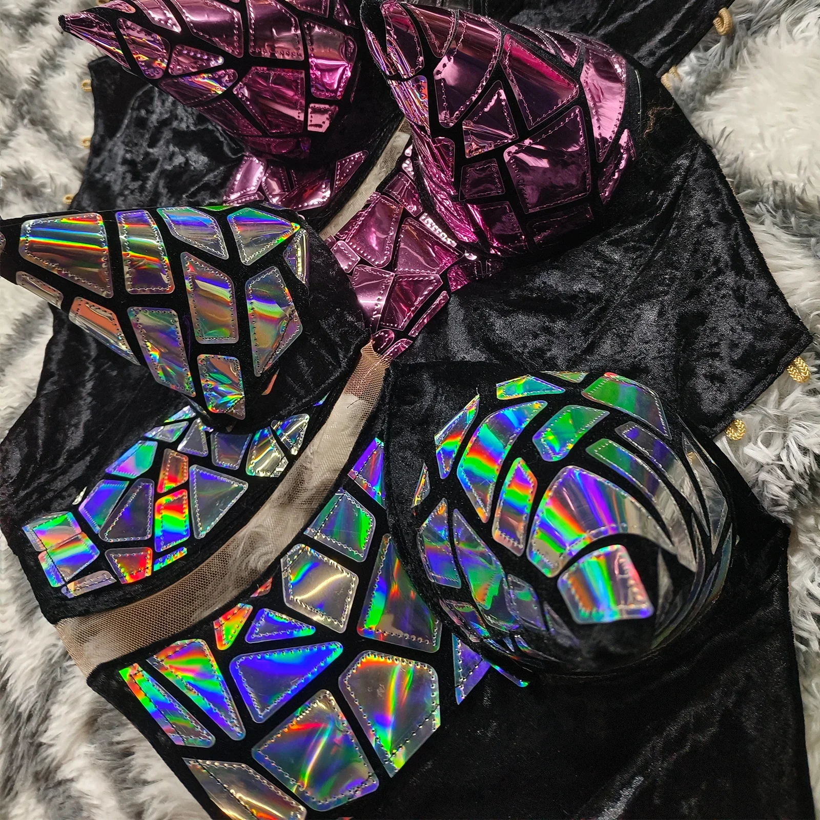 Sparkling Reflective Mirrors Sequins Sexy Suits Tops Pants Gloves Team Party Performance Stage Outfits Club Dancer Wear Queen
Sparkling Reflective Mirrors Sequins Sexy Suits Tops Pants Gloves Team Party Performance Stage Outfits Club Dancer Wear Queen