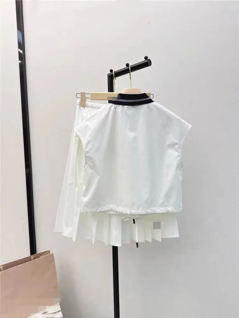 24 Summer New Polo Collar Contrast Short Shirt+Elastic Waist Pleated Half Skirt Set
24 Summer New Polo Collar Contrast Short Shirt+Elastic Waist Pleated Half Skirt Set