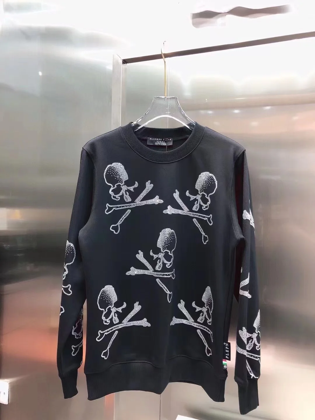 2022 PLIPHPP PLEPN Fashion Skull Print Hot Drill High Quality Round Neck Long Sleeve Casual Hoodie For Men And Women PS321
2022 PLIPHPP PLEPN Fashion Skull Print Hot Drill High Quality Round Neck Long Sleeve Casual Hoodie For Men And Women PS321